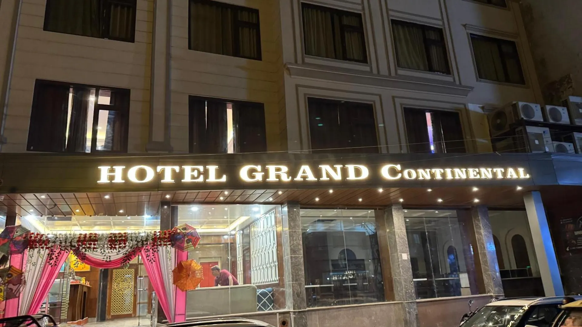 מלון ורנאסי Grand Continental הודו
