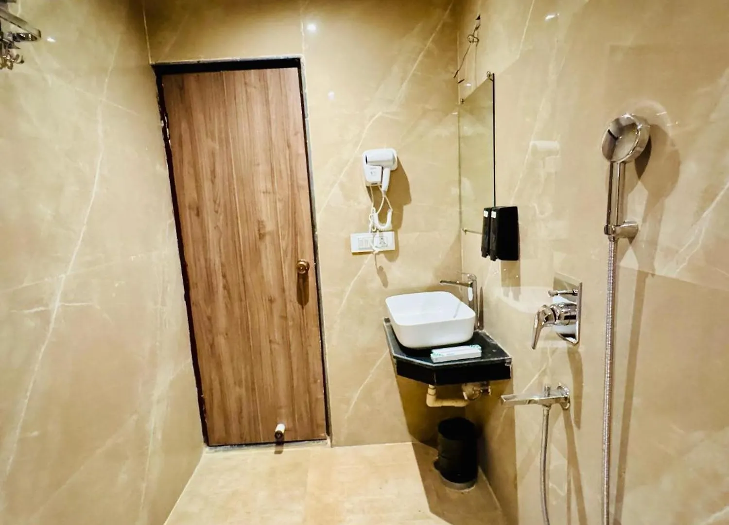 فندق Grand Continental فاراناسي