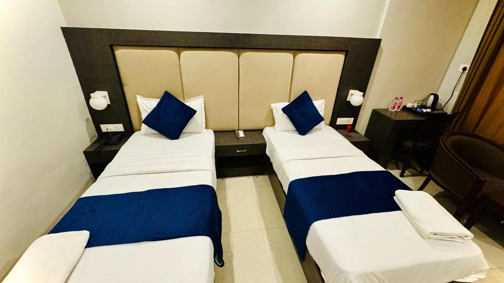 فندق Grand Continental فاراناسي 3*,
